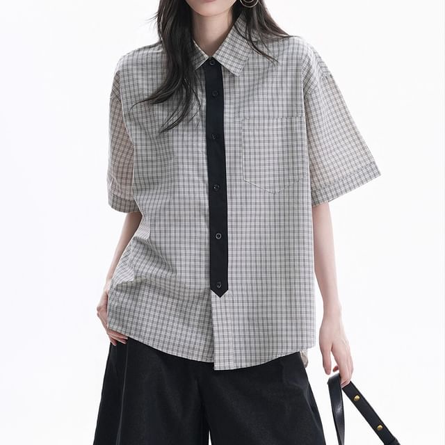 Samso-Short-Sleeve Collared Plaid Button Up Shirt