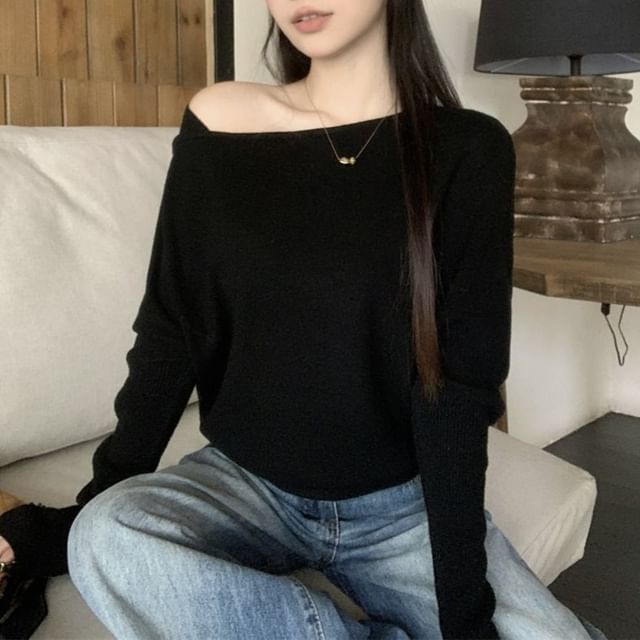 satierra-Long-Sleeve Asymmetrical Plain Knit Top