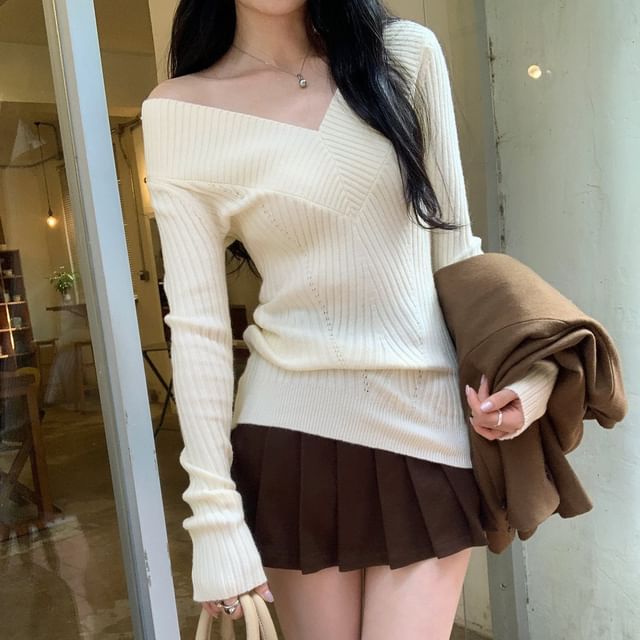 satierra-Long-Sleeve V-Neck Plain Knit Top