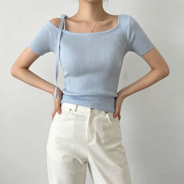 scenesweet-Short Sleeve Cold Shoulder Tie-Strap Plain Ribbed Knit Slim-Fit Top