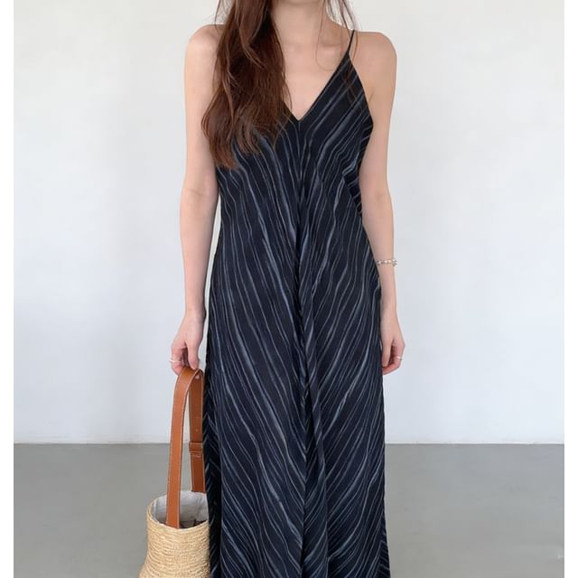 scenesweet-Spaghetti Strap V-Neck Striped Maxi A-Line Dress