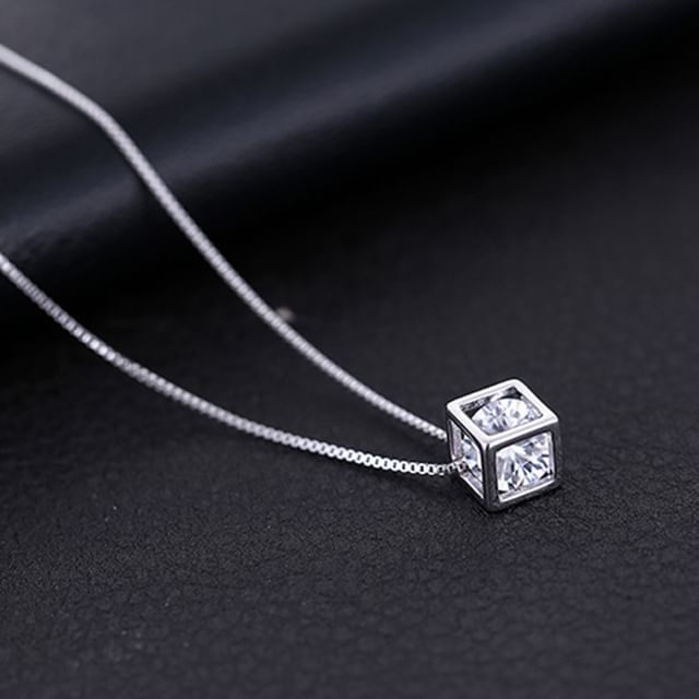 Seirios-Cubic Rhinestone Pendant Alloy Choker