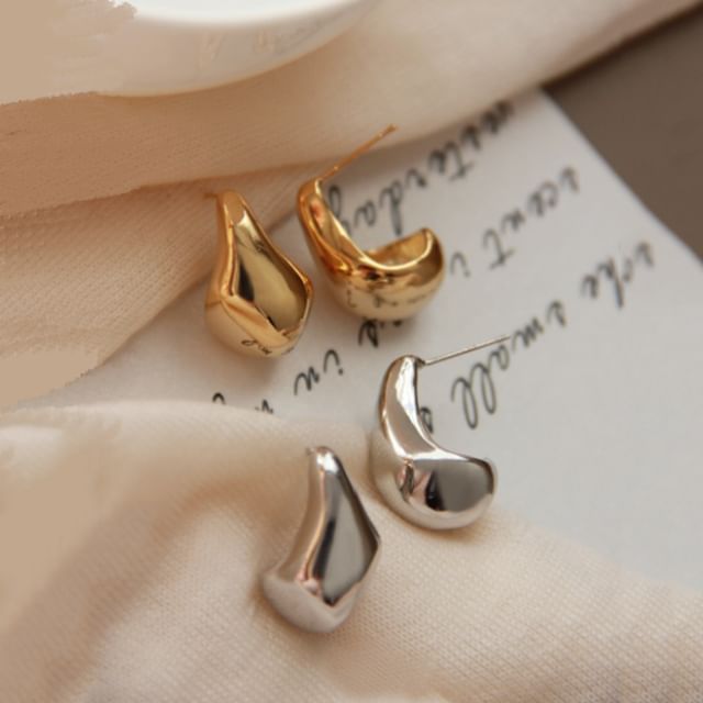 Seirios-Glossy Stud Earring