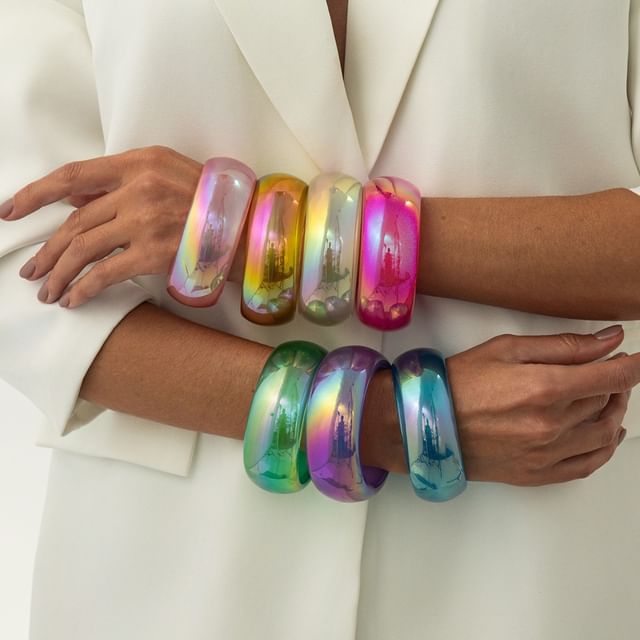 Seirios-Holographic Resin Bangle