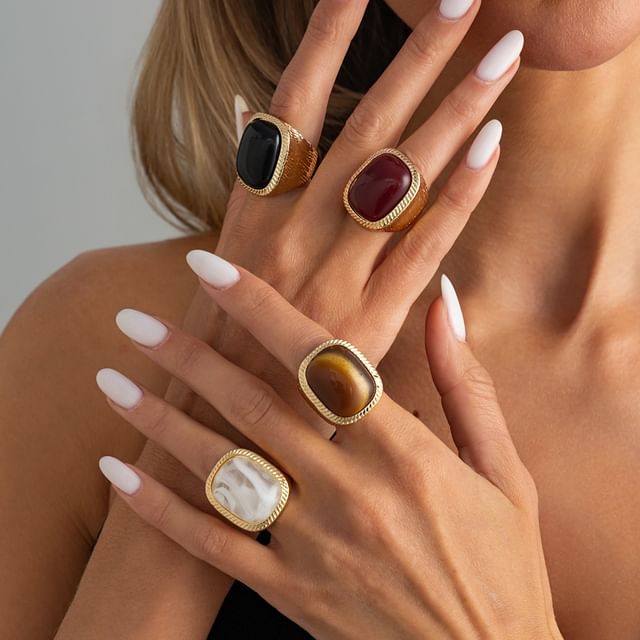 Seirios-Stone Square Ring