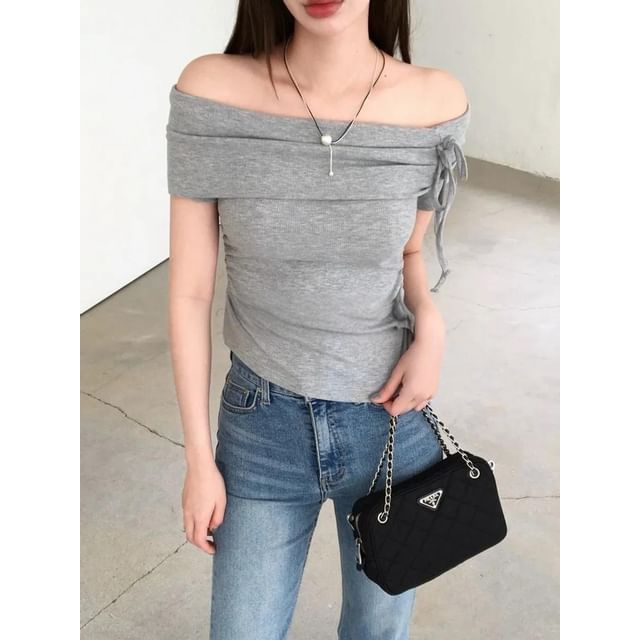 Seoulchic-Off-Shoulder Plain Crop Top