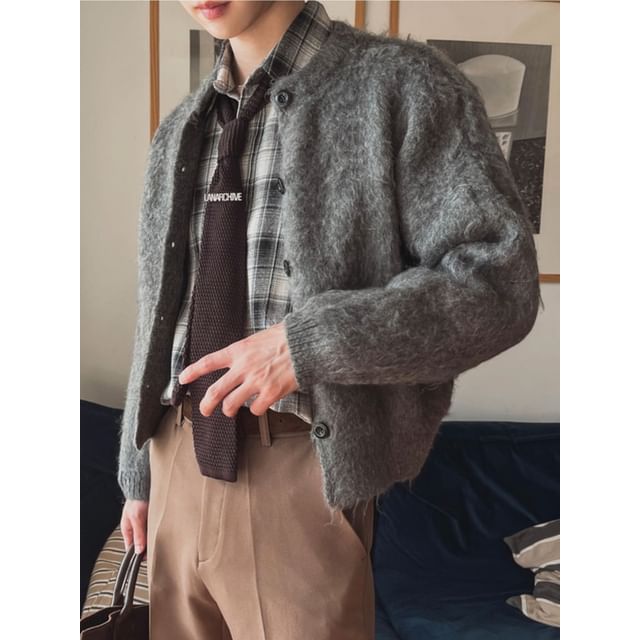 SeoulPop-Plain Cropped Button Cardigan
