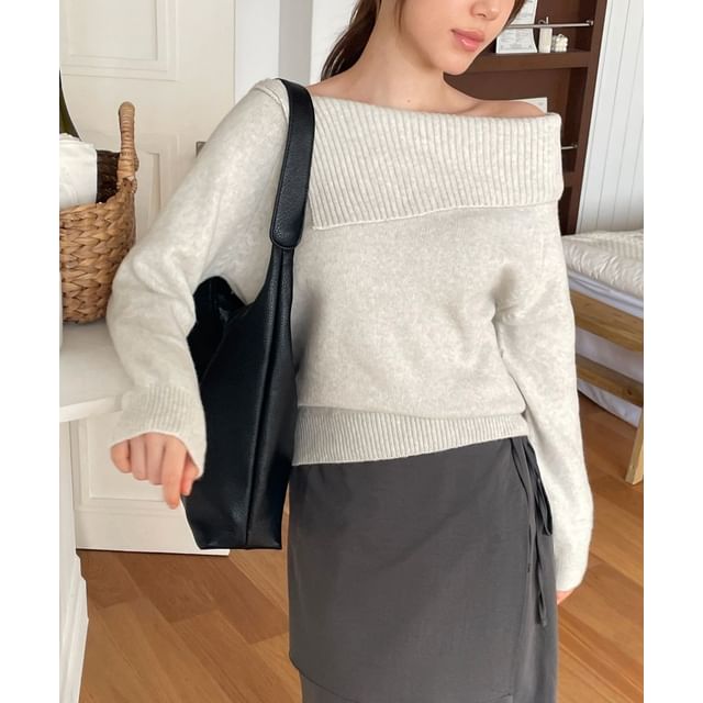 SeoulPop-Plain Off-Shoulder Sweater