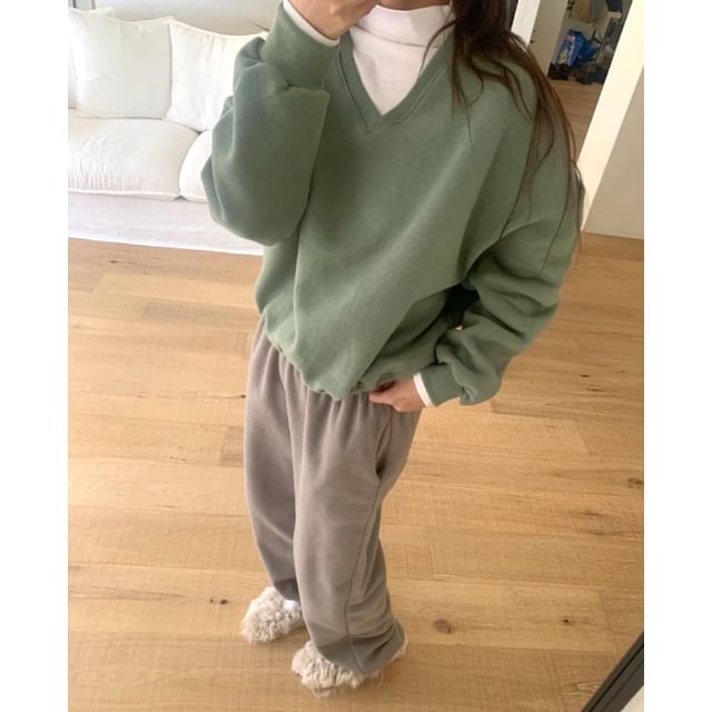 SeoulPop-V-Neck Plain Sweatshirt