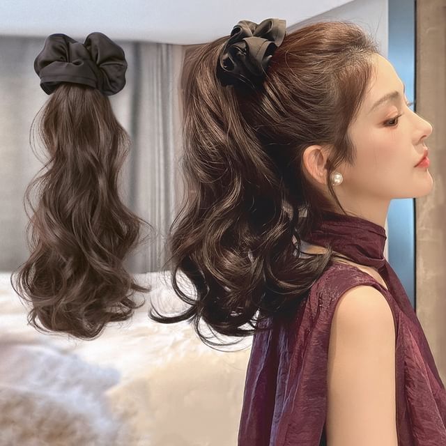 SEVENQ-Ponytail - Wavy with Scrunchie