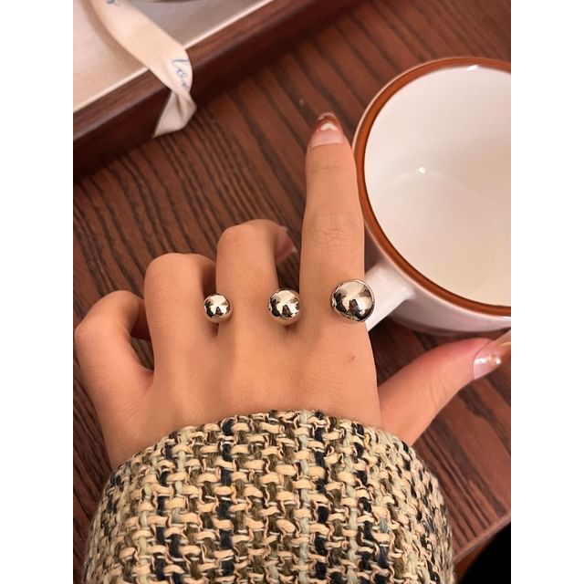 Sharkkira-Ball Double Finger Ring