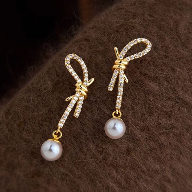 Sharkkira-CZ Knot Dangle Earring