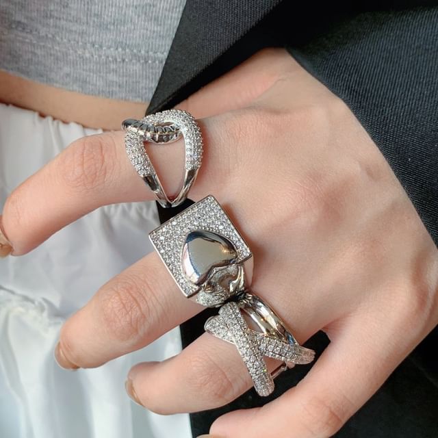 Sharkkira-CZ Thick Ring