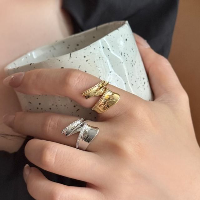 Sharkkira-Layered Shiny Ring