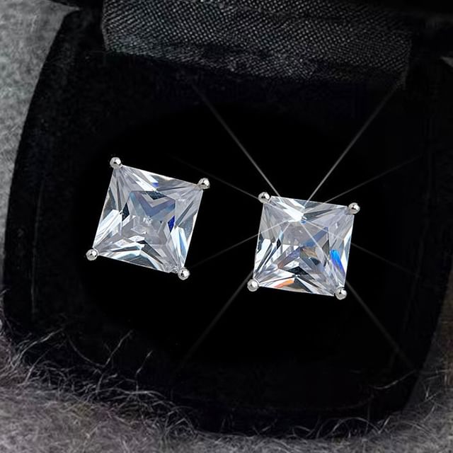 Sharkkira-Rhinestone Stud Earring