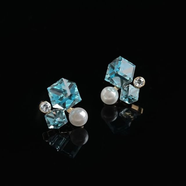 Sharkkira-Rhinestone Stud Earring