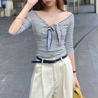 Shinsei-Elbow-Sleeve V-Neck Striped Crop Top
