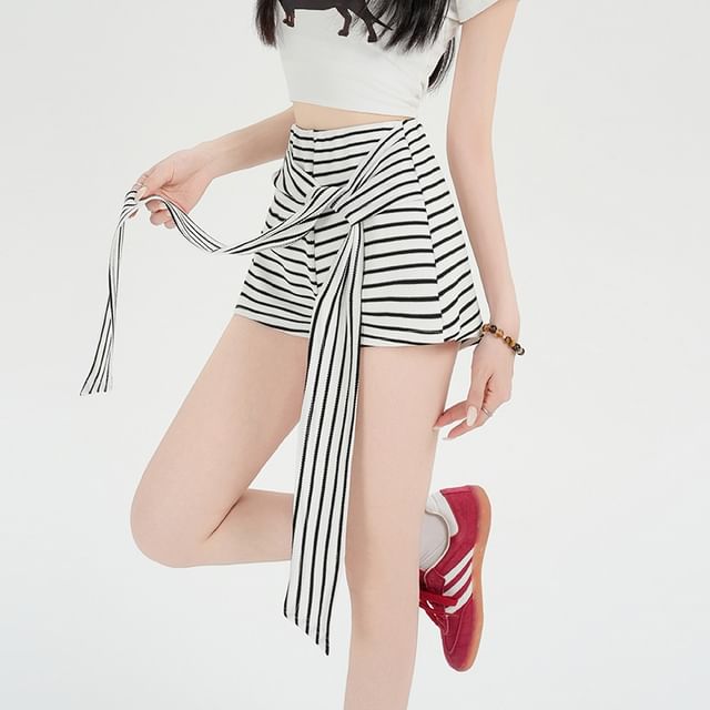 Shinsei-High Waist Striped Tie-Up Shorts