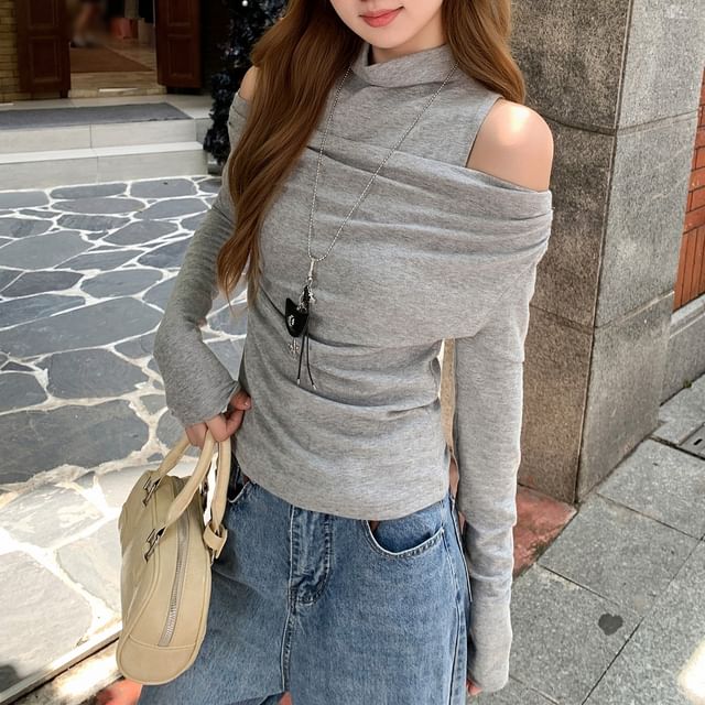 Shinsei-Long-Sleeve Mock Neck Cold Shoulder Plain Tee