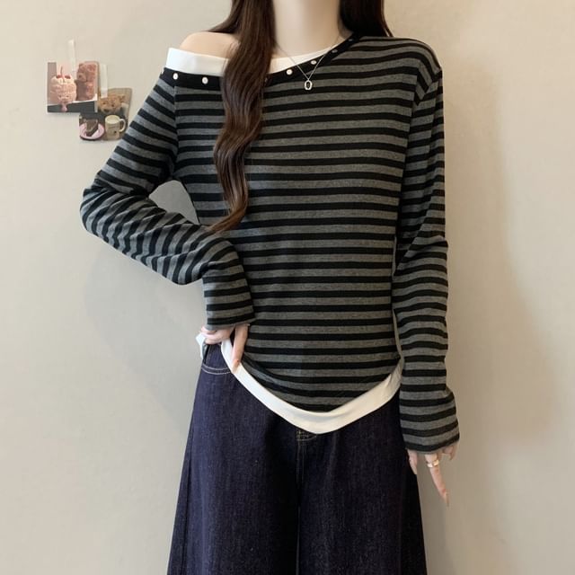 Shinsei-Long-Sleeve One-Shoulder Striped Studded Asymmetrical Tee