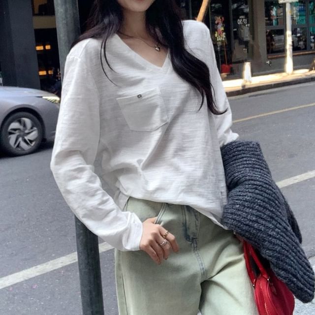 Shinsei-Long-Sleeve V-Neck Pocketed Plain Top