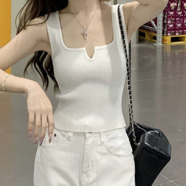 Shinsei-Notch Neck Plain Ribbed Knit Crop Tank Top