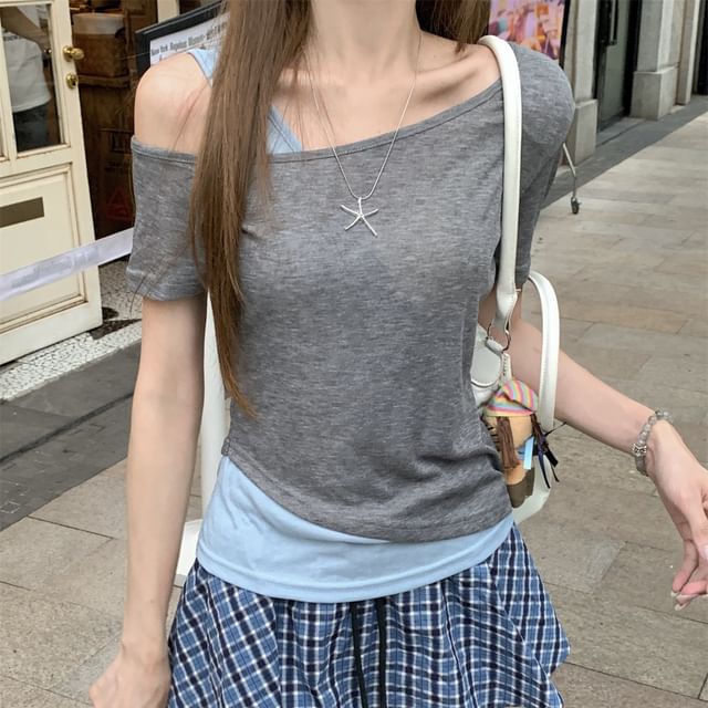Shinsei-Short Sleeve Cold Shoulder Mock Two Piece Top