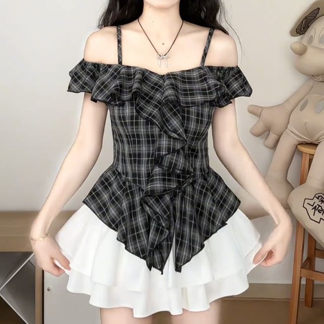 Shinsei-Short Sleeve Cold Shoulder Plaid Ruffle Top