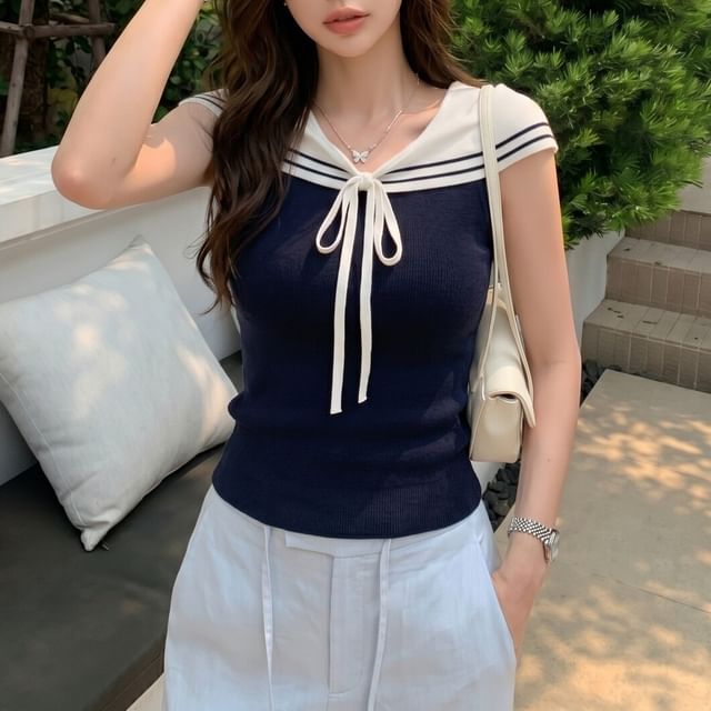 Shinsei-Short-Sleeve Collared Two Tone Knit Top
