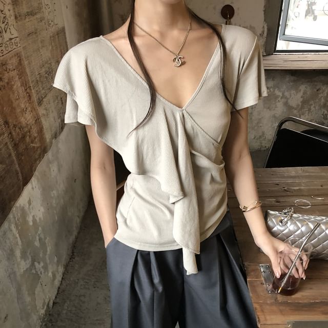Shinsei-Short-Sleeve V-Neck Plain Ruffle Trim Top