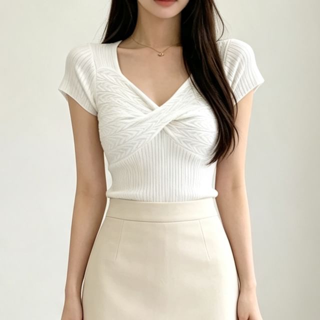 Shinsei-Short-Sleeve V-Neck Plain Twisted Cable Knit Top