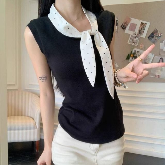 Shinsei-Sleeveless Dotted Tie Plain Crop Top