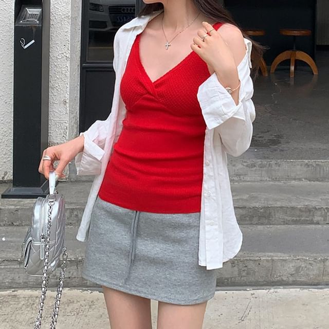 Shinsei-Spaghetti Strap V-Neck Plain Camisole Top