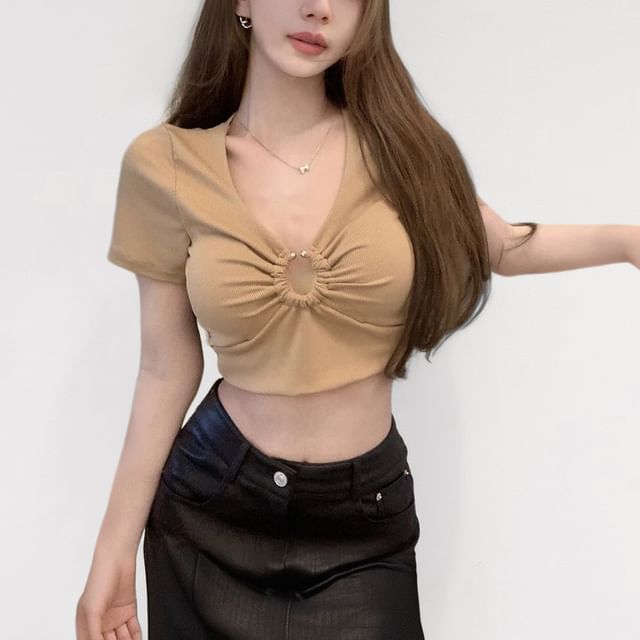 Shopherd-Short-Sleeve V-Neck Plain Ruched Crop Top
