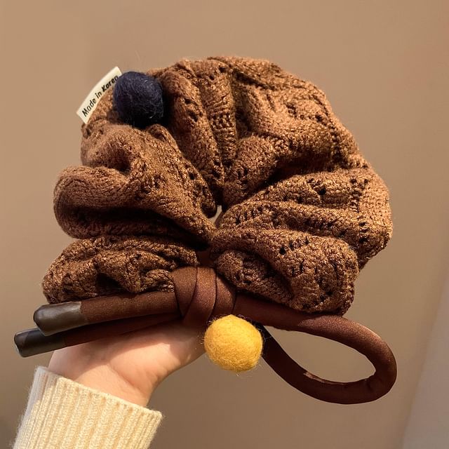 Show Mind-Knot Knit Scrunchie