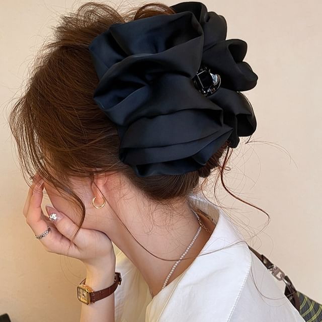 Show Mind-Plain Ruched Satin Hair Claw