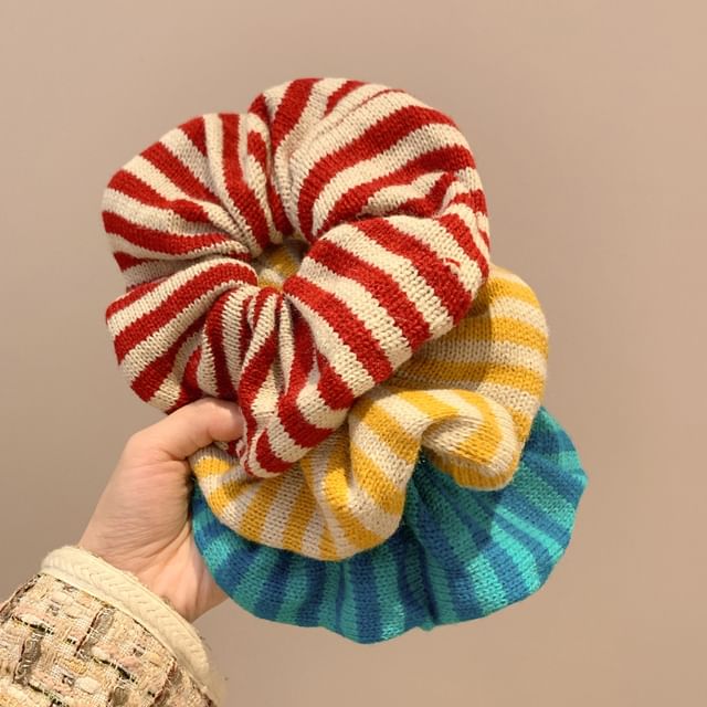 Show Mind-Striped Knit Scrunchie