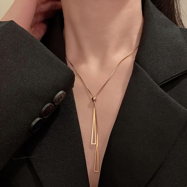 Show Mind-Triangle Pendant Necklace