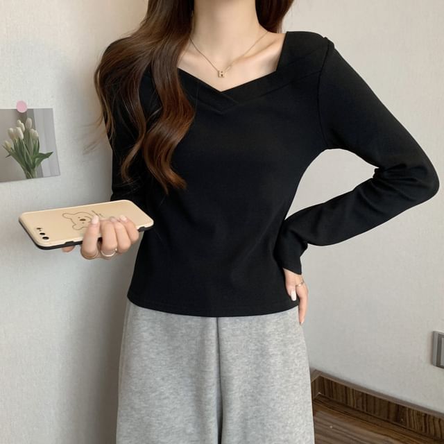 Sienne-Long-Sleeve V-Neck Plain Top