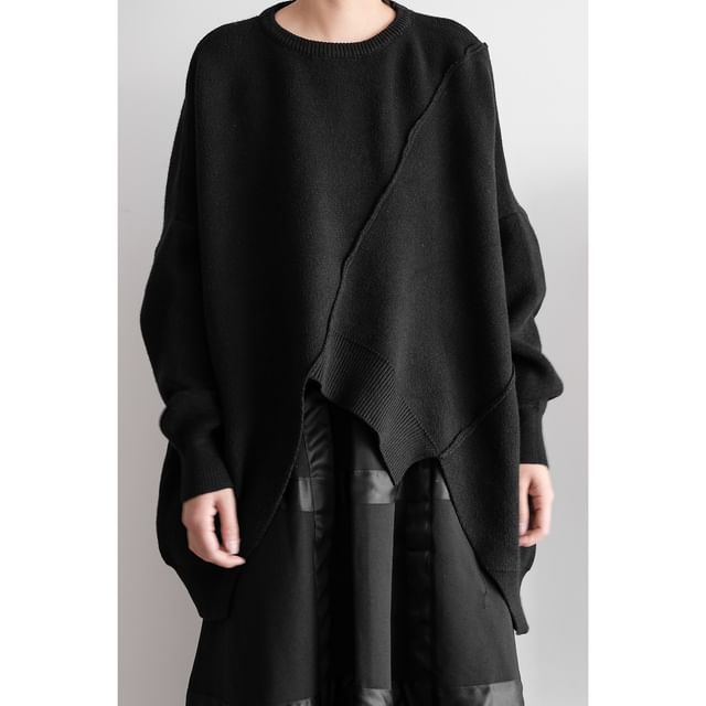 SIMPLE BLACK-Crew Neck Plain Asymmetrical Sweater