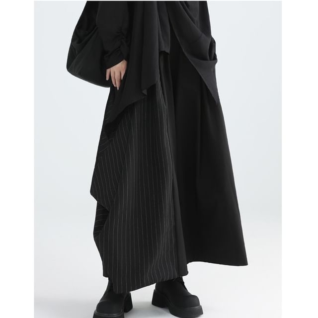 SIMPLE BLACK-Elastic Waist Pinstriped Culottes