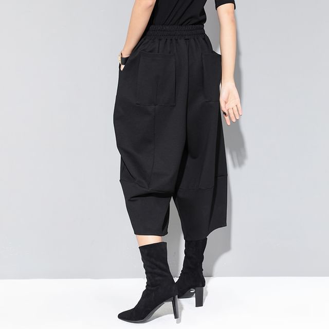 SIMPLE BLACK-Elastic Waist Plain Capri Baggy Pants