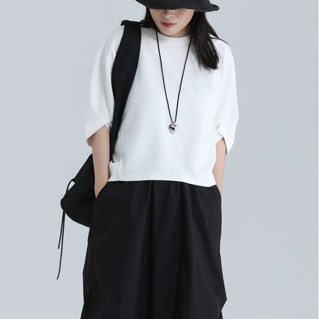 SIMPLE BLACK-Elbow Sleeve Crew Neck Plain T-Shirt