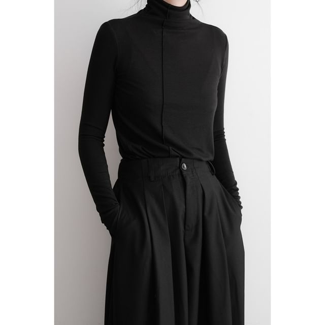 SIMPLE BLACK-Long-Sleeve Turtleneck Plain T-Shirt
