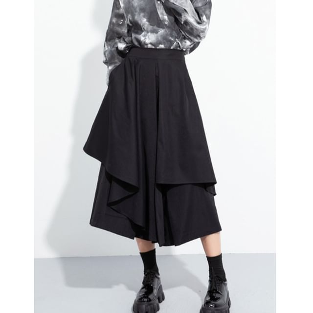 SIMPLE BLACK-Mid Waist Asymmetrical Plain Crop Culottes