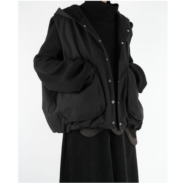 SIMPLE BLACK-Plain Hooded Pocket Detail Snap Button Vest
