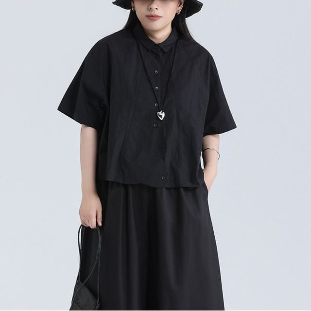 SIMPLE BLACK-Short Sleeve Collared Plain Shirt