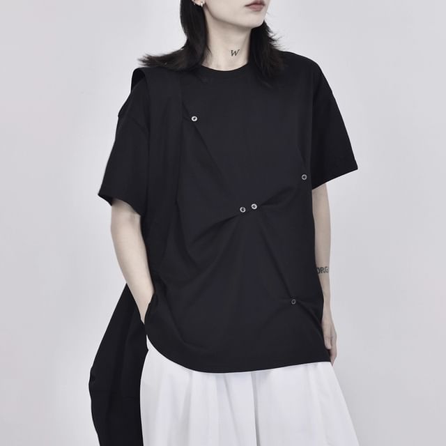 SIMPLE BLACK-Short-Sleeve Crewneck Twisted Plain Tee