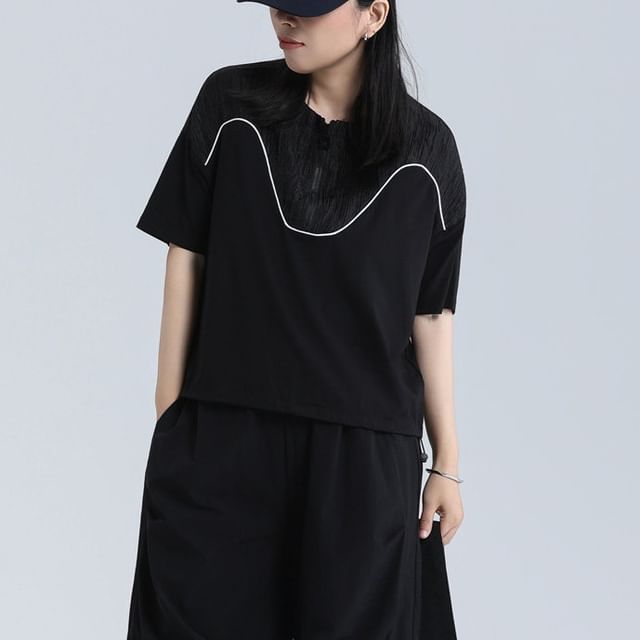 SIMPLE BLACK-Short Sleeve Round Neck Contrast Piping Panel Half Zip Top