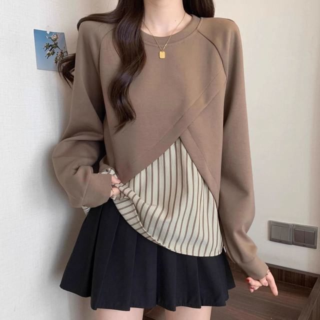 Sisyphi-Crew Neck Plain Striped Panel Sweatshirt